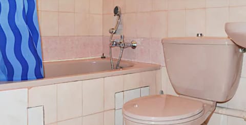 Free toiletries, hair dryer