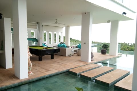 Villa, 6 Bedrooms, Non Smoking, Kitchen | Living area | Flat-screen TV