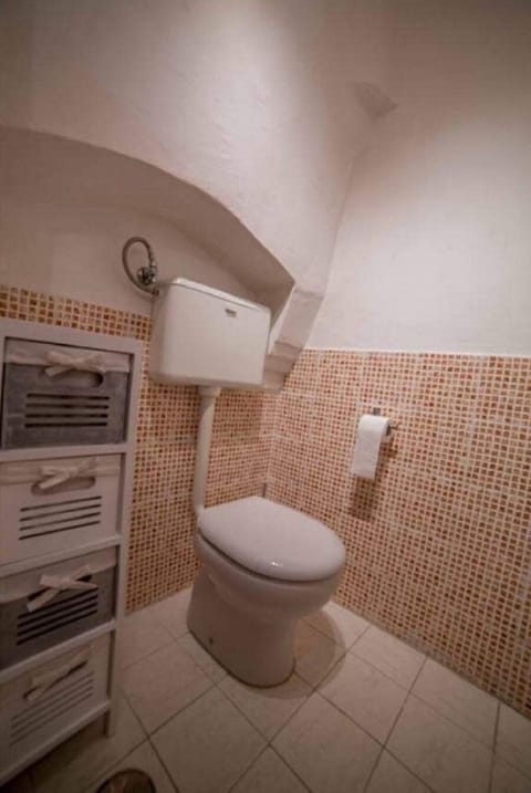 Apartment, 1 Bedroom | Bathroom | Shower, rainfall showerhead, hair dryer, bidet