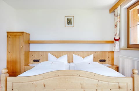 Minibar, in-room safe, free WiFi, bed sheets