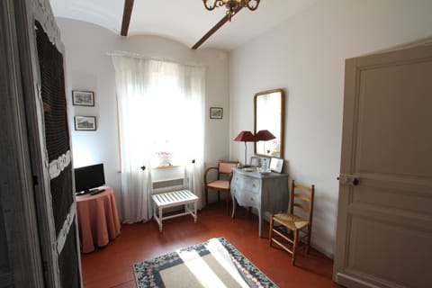 Double Room | Living area | Flat-screen TV