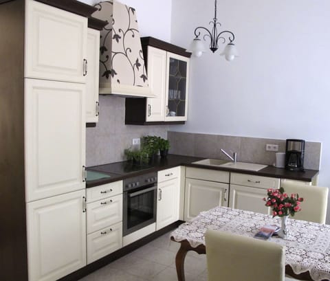 Apartment (Mozart) | Private kitchen | Fridge, microwave, stovetop, coffee/tea maker