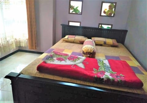 Standard Double Room | Free WiFi, bed sheets