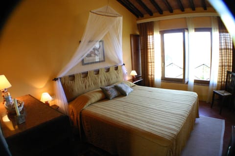 Classic Double Room | Egyptian cotton sheets, premium bedding, down comforters