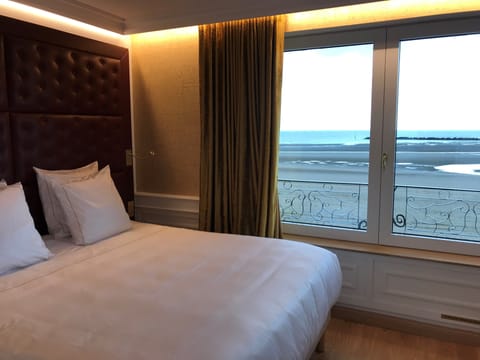 Standard Double Room, Sea View | Premium bedding, pillowtop beds, in-room safe, desk