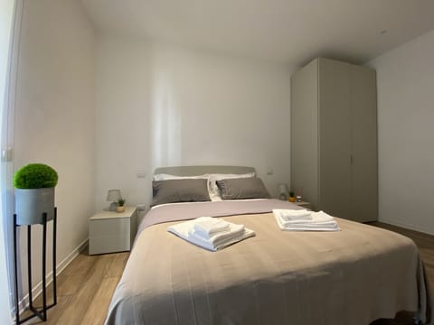 Comfort Double Room | Soundproofing, iron/ironing board, free WiFi, bed sheets