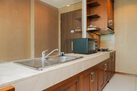 Room | Private kitchen | Fridge, stovetop, cookware/dishes/utensils