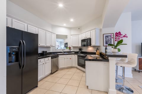 Standard Room, 3 Bedrooms, Non Smoking (2303, Kitchen) | Private kitchen | Fridge, microwave, oven, stovetop