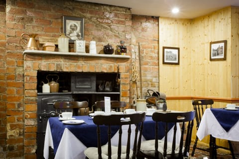 Daily full breakfast (GBP 17 per person)