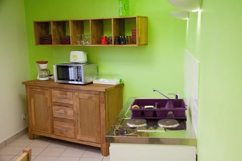 Family Cottage, 2 Bedrooms, Kitchen | Private kitchen