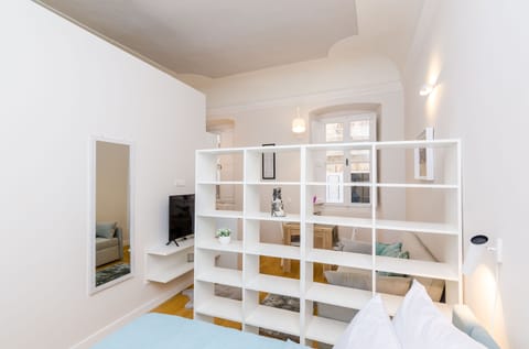 Studio (Studio Apartment) | 1 bedroom, iron/ironing board, free WiFi, bed sheets