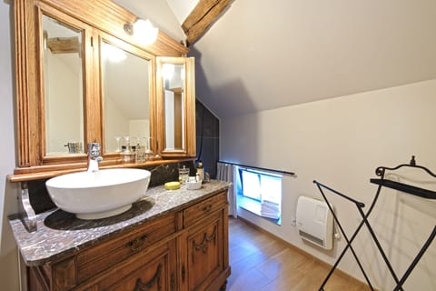 Superior Double Room (Nature) | Bathroom sink