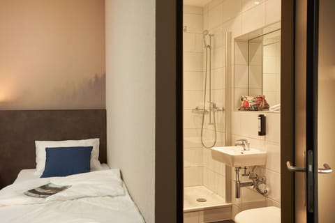 Single Room (CO2gether) | Bathroom | Free toiletries, hair dryer, towels, toilet paper