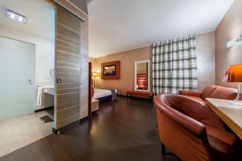 Junior Suite, 1 Double Bed with Sofa bed | Premium bedding, down comforters, minibar, in-room safe