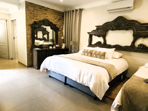 Deluxe Room no 4 | Premium bedding, minibar, individually decorated, individually furnished