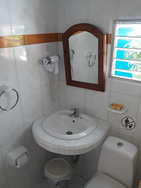 Apartment, 2 Bedrooms, Connecting Rooms, Garden View | Bathroom | Shower, hair dryer, towels