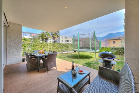 Family Apartment, 3 Bedrooms, 2 Bathrooms (Rebecca Garden) | Garden view