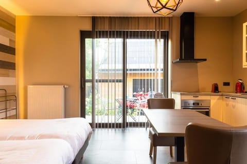 Deluxe Studio, Annex Building | Desk, blackout drapes, soundproofing, free WiFi