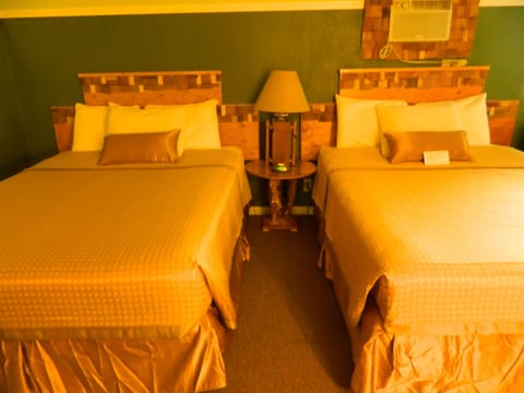 Standard Room, Accessible | Desk, iron/ironing board, free WiFi, bed sheets