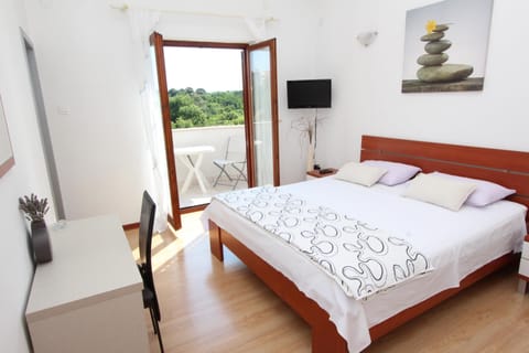 Double Room, Balcony | Free WiFi, bed sheets