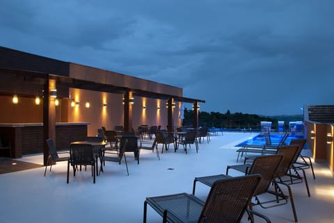 Poolside bar