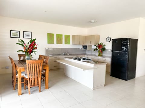 Pool View Two-Bedroom Apartment | Dining room