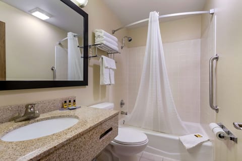 Standard Room, 2 Queen Beds, Non Smoking, Refrigerator & Microwave | Bathroom | Free toiletries, hair dryer, towels, soap