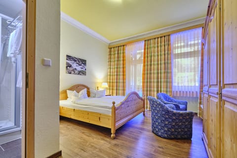 Double Room | In-room safe, soundproofing, free WiFi, bed sheets