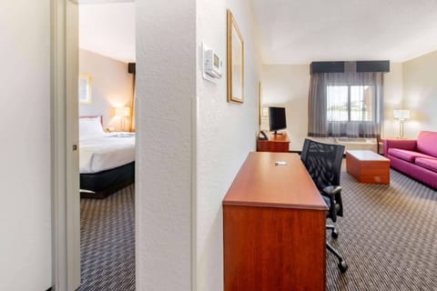 Suite, 1 King Bed, Non Smoking | Pillowtop beds, desk, blackout drapes, iron/ironing board