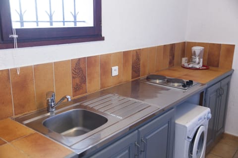 Apartment, Garden View (Residence) | Private kitchen | Fridge, coffee/tea maker, electric kettle