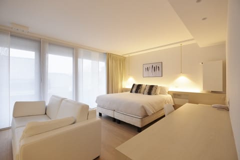 Superior Suite, 1 Queen Bed with Sofa bed, Accessible | In-room safe, desk, laptop workspace, blackout drapes