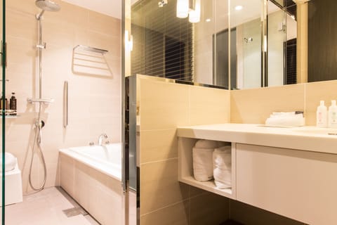 Suite Twin Room, Non Smoking  (Highest floor) | Bathroom | Free toiletries, hair dryer, slippers, bidet