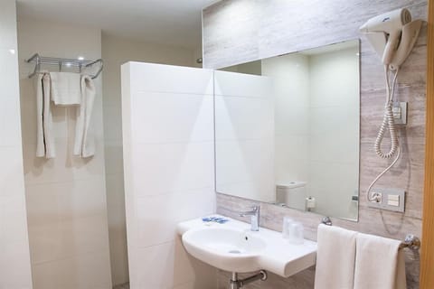 Double Room Single Use, Balcony | Bathroom | Hair dryer, towels