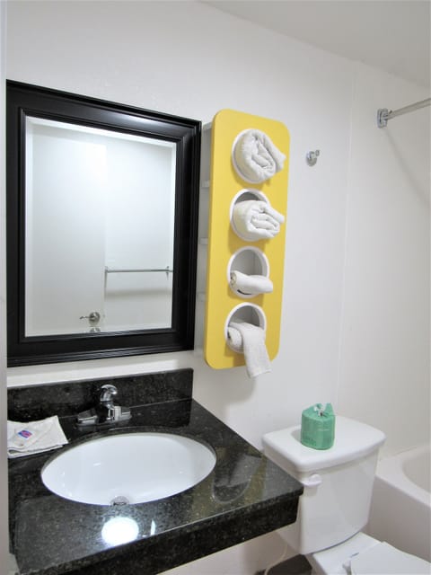 Standard Room, 2 Queen Beds, Accessible, Non Smoking | Bathroom | Combined shower/tub, towels