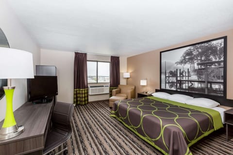 Standard Room, 1 King Bed | Premium bedding, individually decorated, individually furnished, desk