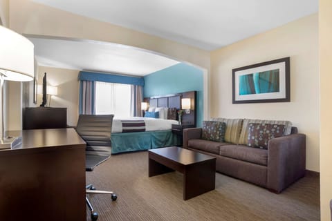 Suite, 1 King Bed, Non Smoking, Refrigerator & Microwave | In-room safe, desk, laptop workspace, soundproofing