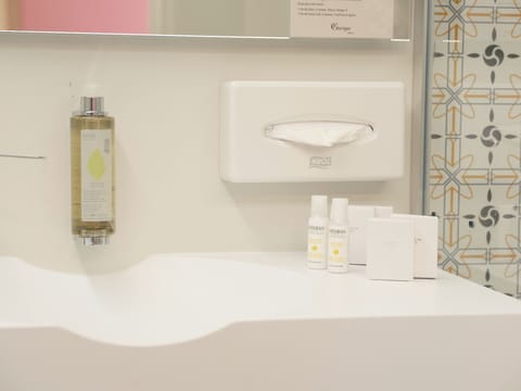 Privilege Room | Minibar, in-room safe, desk, soundproofing