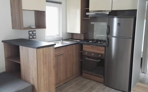 Premium Mobile Home (6 personnes) | Private kitchen | Fridge, microwave, stovetop, electric kettle