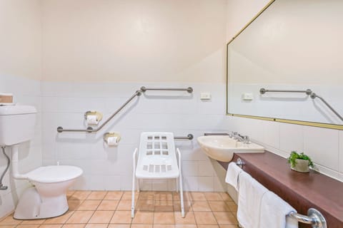 Room, Multiple Beds, Accessible, Non Smoking | Bathroom | Shower, hair dryer, towels, soap