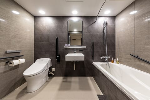 Accessible Room | Bathroom | Free toiletries, hair dryer, slippers, electronic bidet