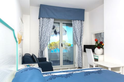 Comfort Double Room, Sea View | Room amenity