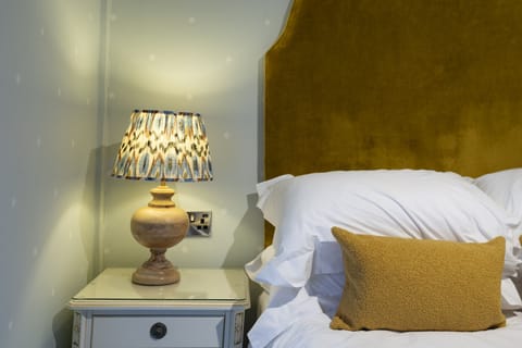 Comfort Single Room | Premium bedding, blackout drapes, free WiFi, bed sheets