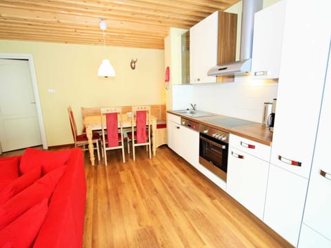 Apartment | Private kitchen | Coffee/tea maker, highchair
