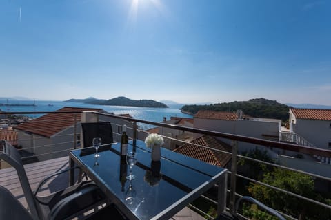 Apartment, 2 Bedrooms, Smoking, Balcony | Property grounds