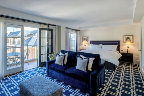 Deluxe Suite, Balcony | Egyptian cotton sheets, premium bedding, down comforters, pillowtop beds