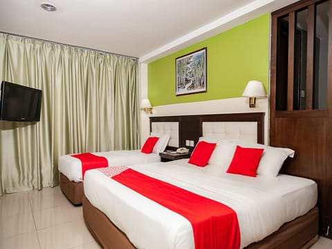 Superior Suite | Desk, free WiFi, bed sheets