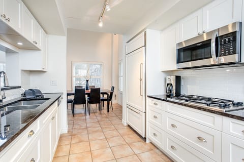 Family Condo, 3 Bedrooms (201 Mountain Walk - No Pets Allowed) | Private kitchen | Full-size fridge, microwave, oven, stovetop