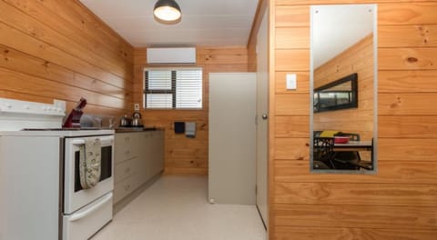 Motel 2 Bedroom | Private kitchen | Electric kettle