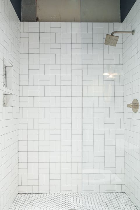 Loft 202 | Bathroom shower