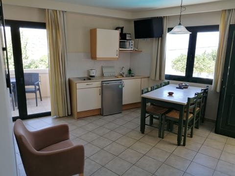 Apartment, 2 Bedrooms (6 persons), Sea view  | Private kitchen | Fridge, microwave, stovetop, coffee/tea maker